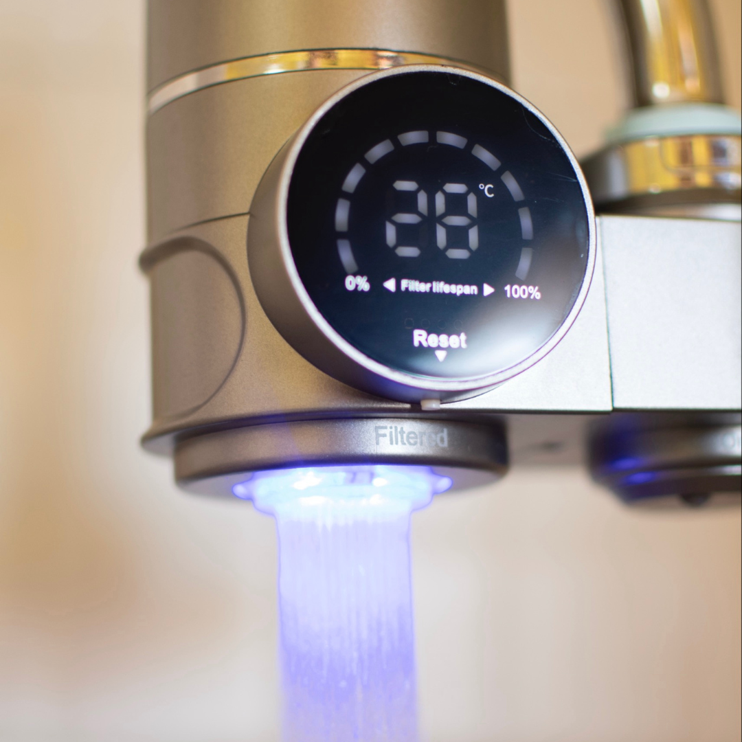 ACQUAPURE™ - Filtro Universale con Purificazione UV e Display Digitale